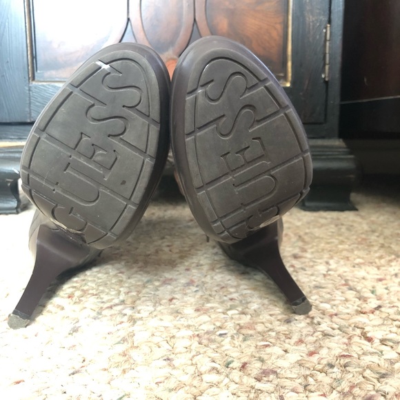 Guess boots. - Picture 5 of 8